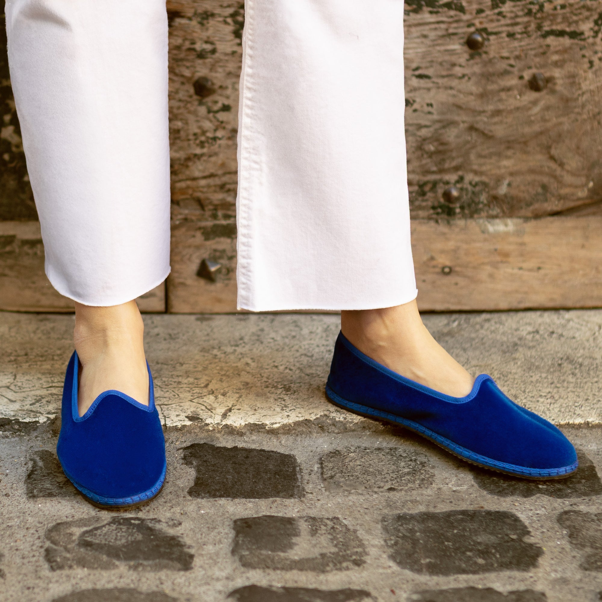 WOMEN'S SHOES